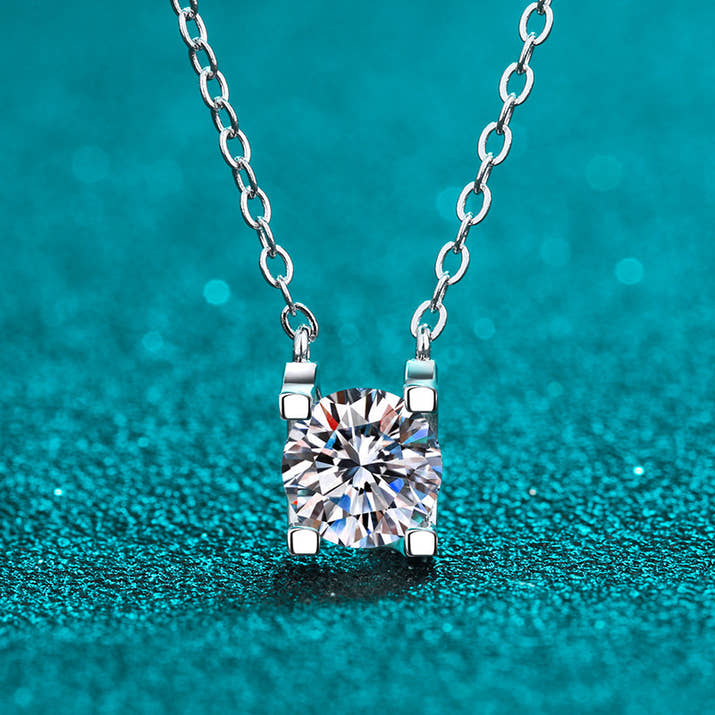 2 Carat Moissanite Necklace (925 Silver)